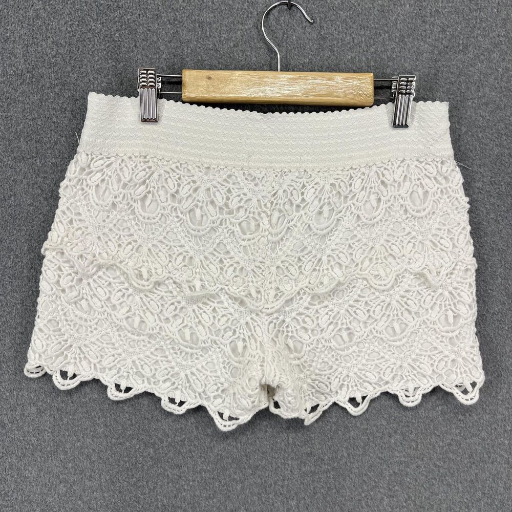 BCBG Girls Shorts Womens Medium White Lace Crochet Boho Festival Scallop Hem - Picture 10 of 14